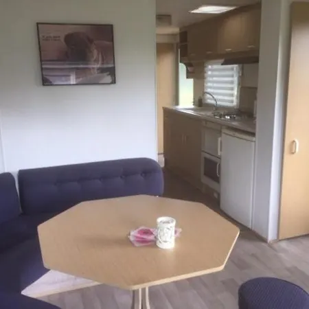 Stacaravan Op Camping De Peelweide *